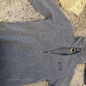 Patagonia pull over in great shape fits tight